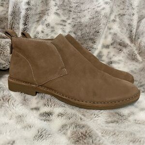 Dolce Vita Findley Tan Suede Ankle Booties.